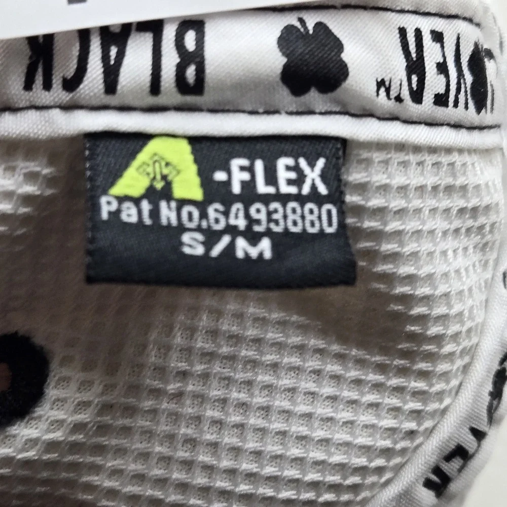Black Clover Men Baseball Cap S/M White Curved Embroidered Live Lucky Flex READ